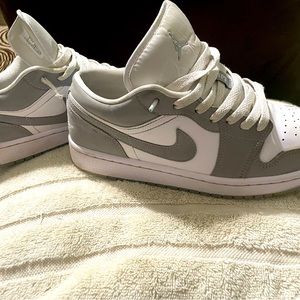 Air Jordan 1 Low Gray Wolf Men’s